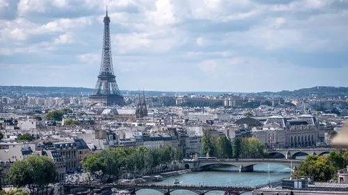 Paris : le stationnement payant des deux roues motorisés repoussé...
